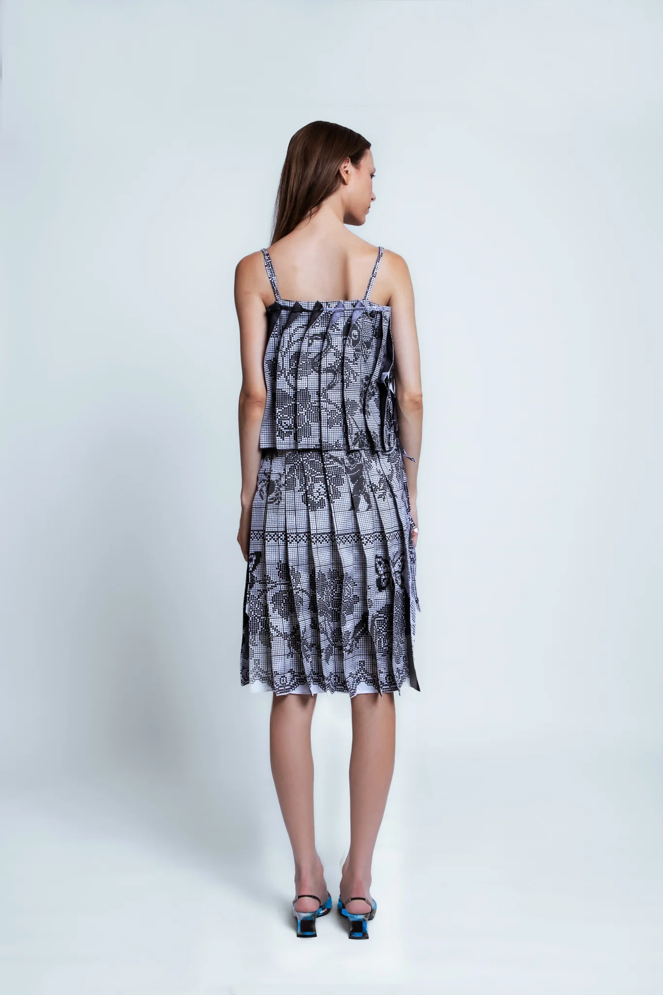Lenticular Pleat Tiered Dress (Table Cloth) - Image 5